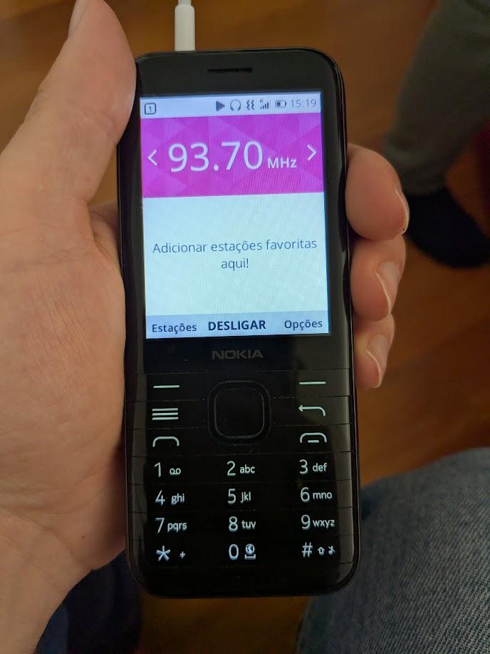 Picture of a Nokia 8000 4g radio, tuned to 93.7 FM.